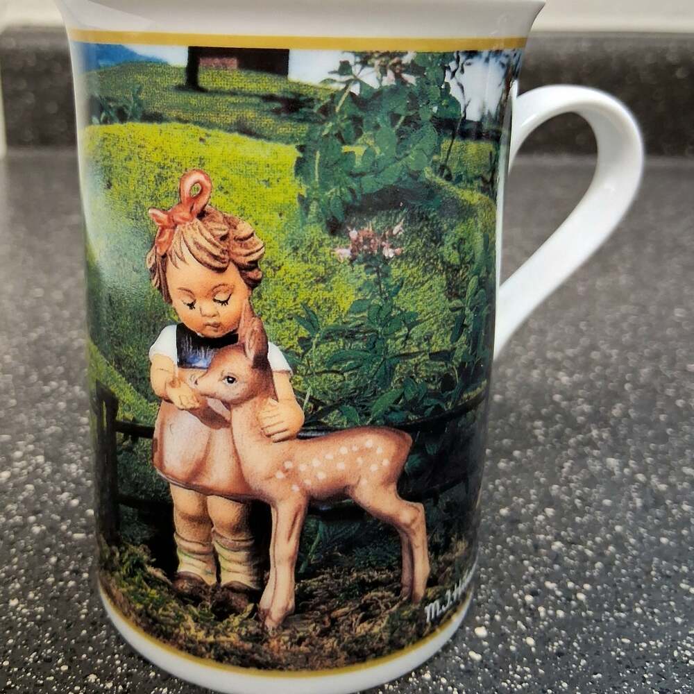 M.I. Hummel Fine Porcelain Collector Mug Playmates April Danbury Mint